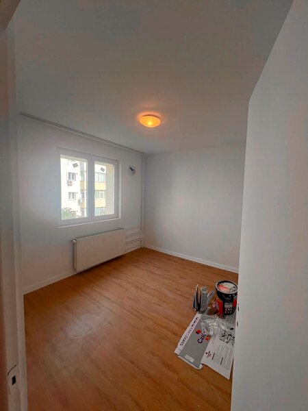 Dristor Apartament 3 camere 70 mp 2 bai La 8 minute de metrou